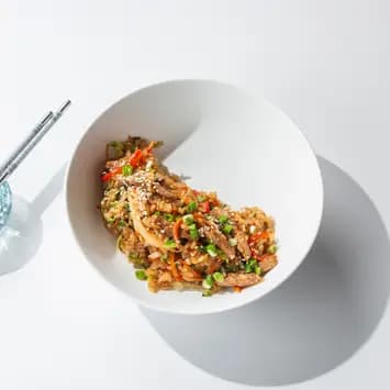 Рис со свининой, овощами и соусом терияки